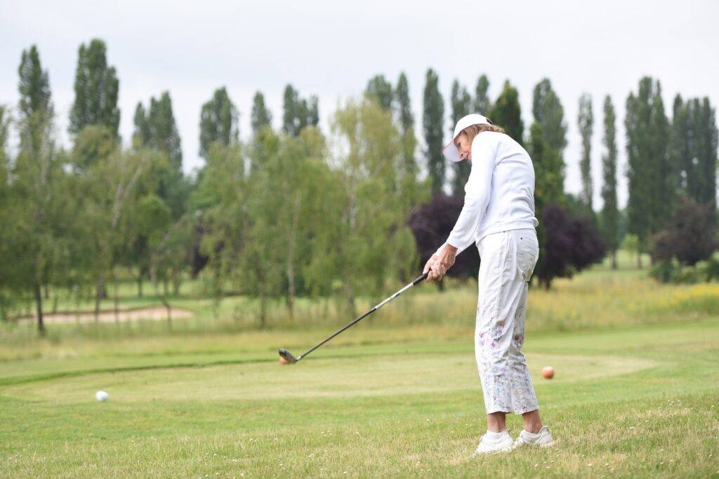 Olympia-Siegerin Ingrid Mickler-Becker im Golf-Club Main-Taunus