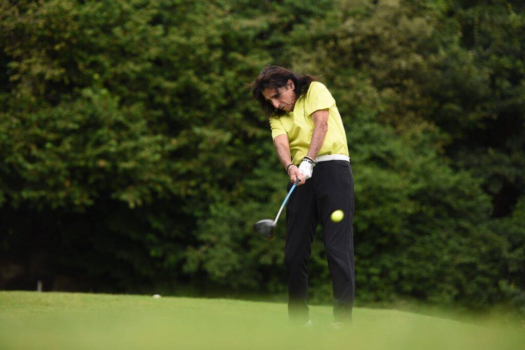 Alice Cooper beim Golf im Golf-Club Hof Hausen vor der Sonne